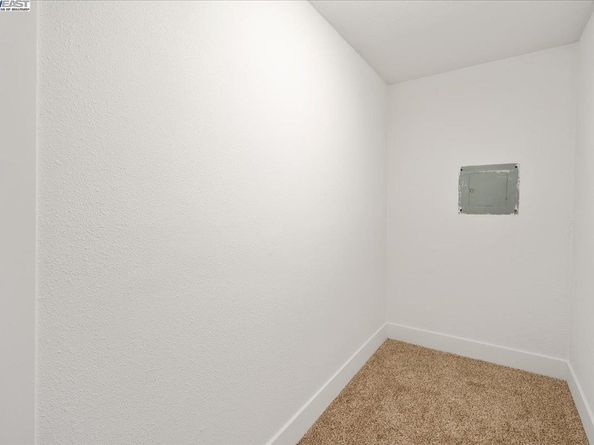 2082 Overhill Rd, Concord CA 94520