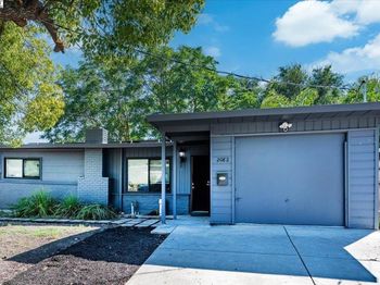 2082 Overhill Rd
