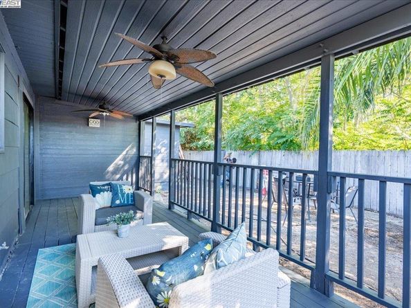 2082 Overhill Rd, Concord CA 94520