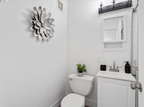 2082 Overhill Rd, Concord CA 94520