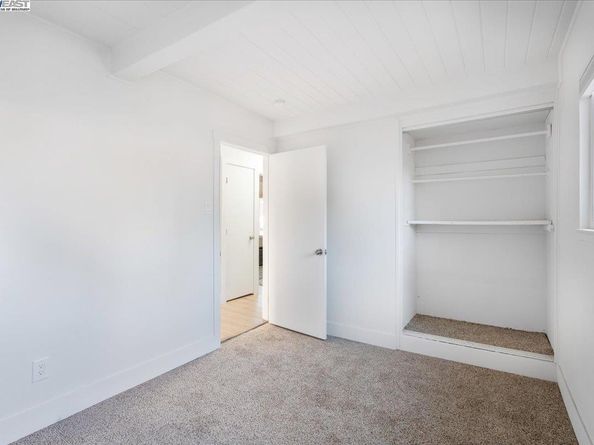 2082 Overhill Rd, Concord CA 94520