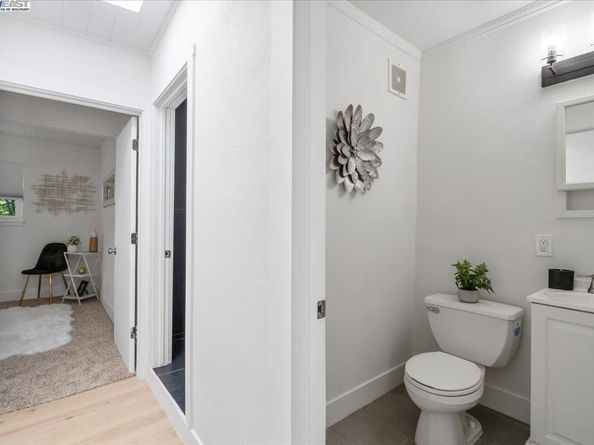 2082 Overhill Rd, Concord CA 94520