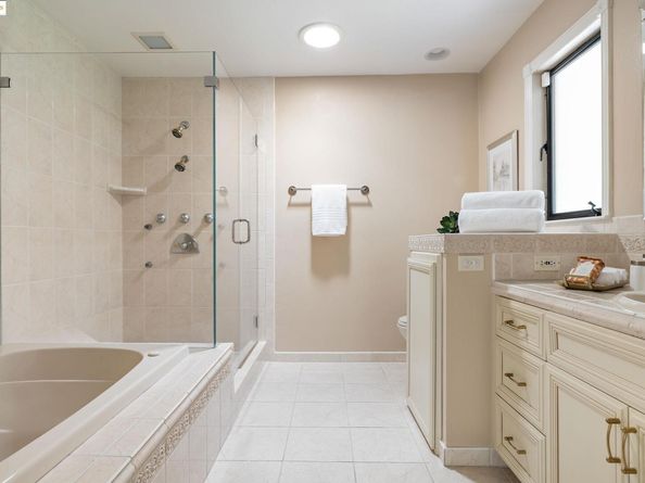 3084 Walnut Blvd, Walnut Creek CA 94596