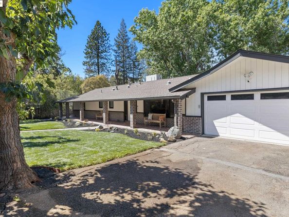 3084 Walnut Blvd, Walnut Creek CA 94596