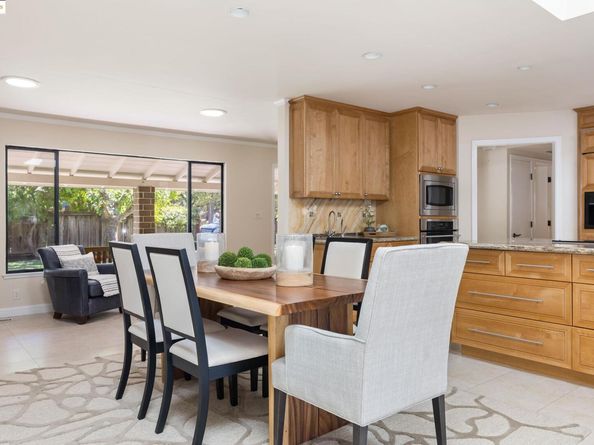 3084 Walnut Blvd, Walnut Creek CA 94596