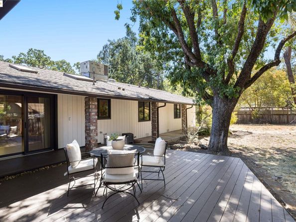 3084 Walnut Blvd, Walnut Creek CA 94596