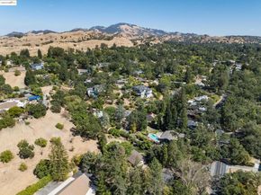 3084 Walnut Blvd, Walnut Creek CA 94596