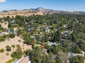 3084 Walnut Blvd, Walnut Creek CA 94596