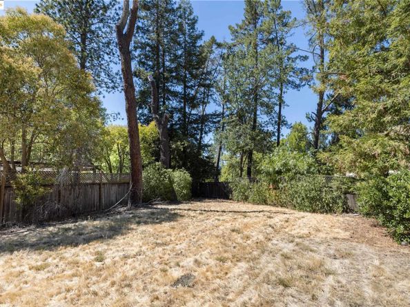 3084 Walnut Blvd, Walnut Creek CA 94596