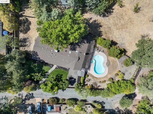3084 Walnut Blvd, Walnut Creek CA 94596