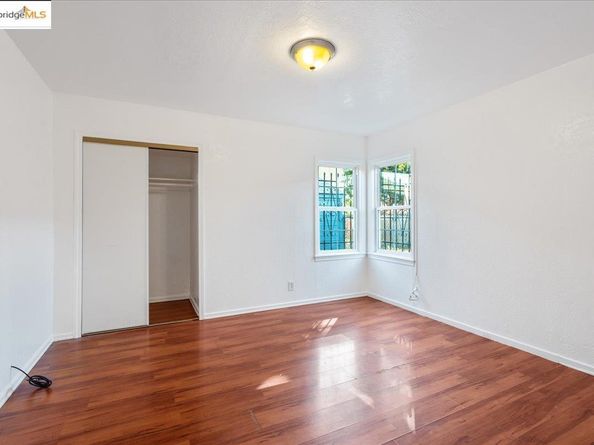 8806 Dowling St, Oakland CA 94605