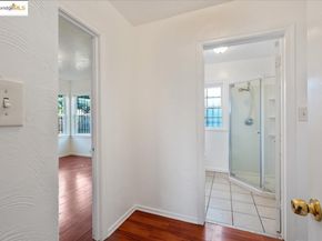 8806 Dowling St, Oakland CA 94605
