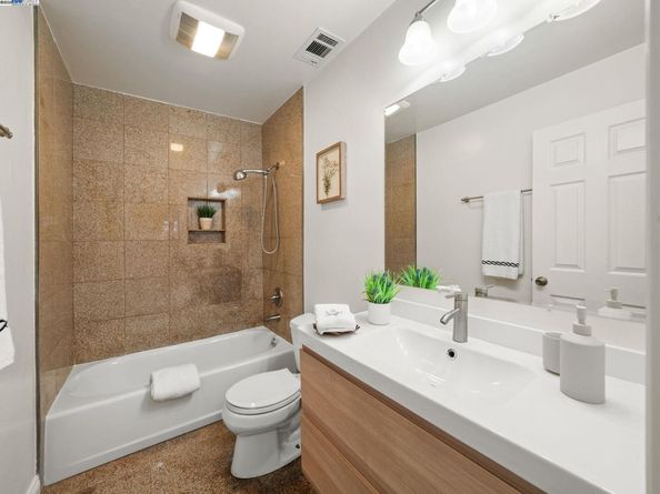 36706 Hafner St, Newark CA 94560
