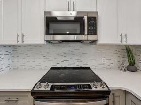 988 Franklin 609, Oakland CA 94607
