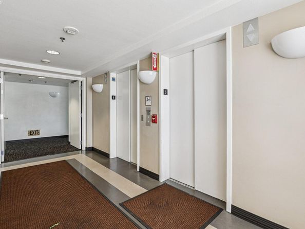 988 Franklin 609, Oakland CA 94607