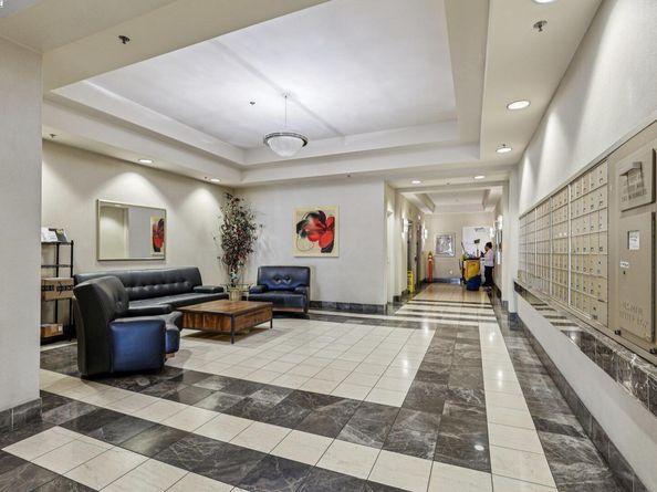 988 Franklin 609, Oakland CA 94607