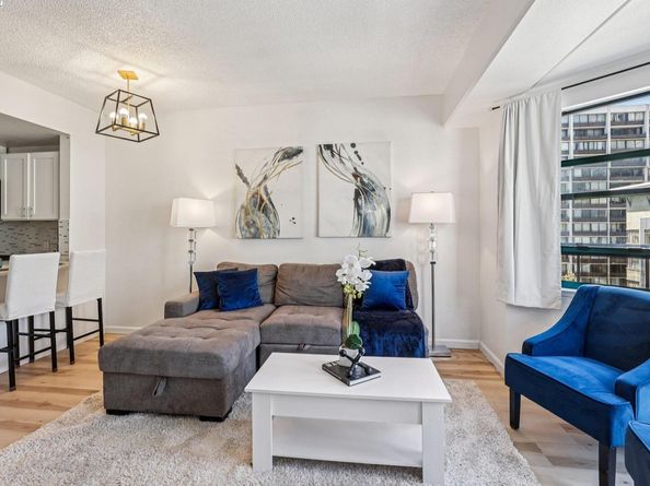 988 Franklin 609, Oakland CA 94607