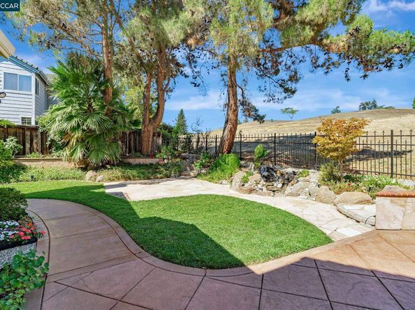 1816 Eagle Peak Ave, Clayton CA 94517