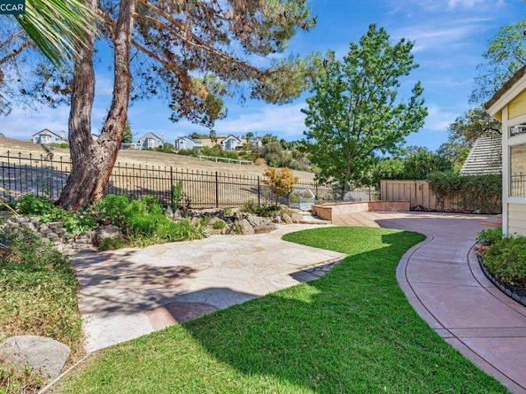1816 Eagle Peak Ave, Clayton CA 94517