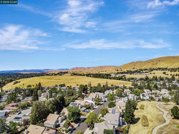 1816 Eagle Peak Ave, Clayton CA 94517
