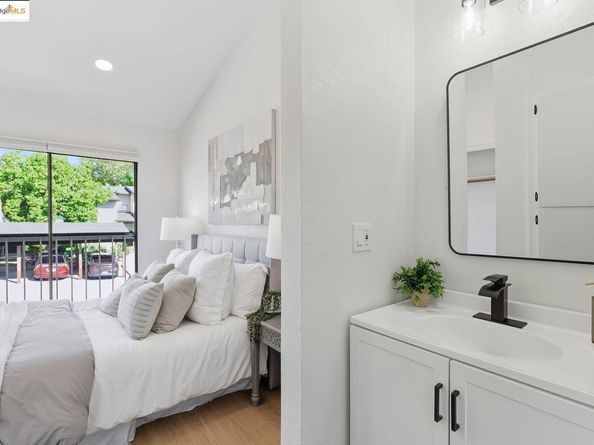 9737 Hillgrade CT, Oakland CA 94603