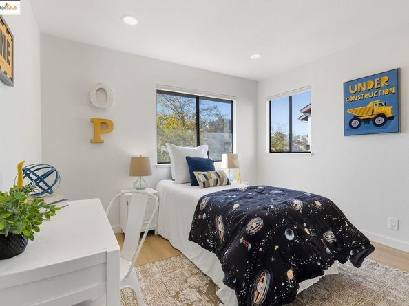 9737 Hillgrade CT, Oakland CA 94603
