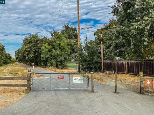 500 Sycamore Cir, Danville CA 94526