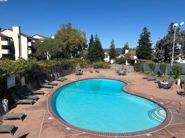 21117 Gary Dr 106, Hayward CA 94546