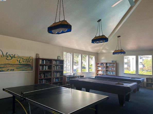 21117 Gary Dr 106, Hayward CA 94546