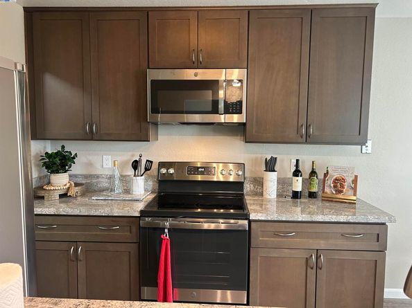 21117 Gary Dr 106, Hayward CA 94546