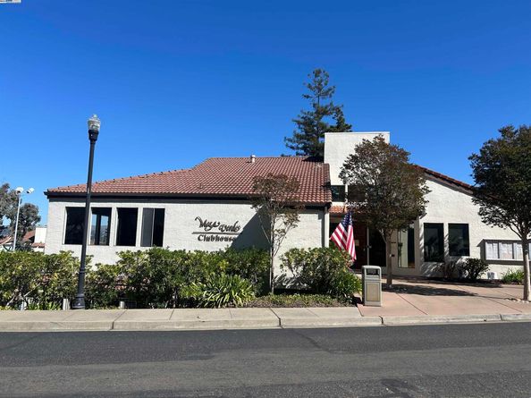 21117 Gary Dr 106, Hayward CA 94546