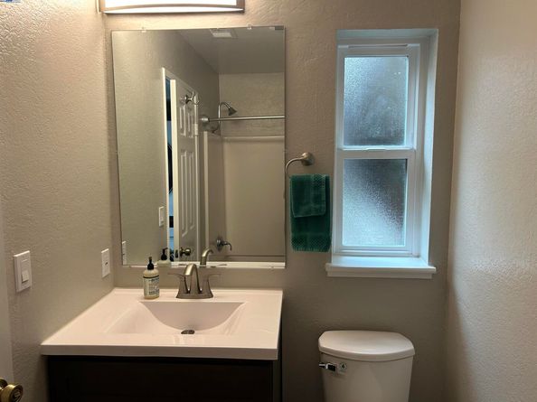 21117 Gary Dr 106, Hayward CA 94546