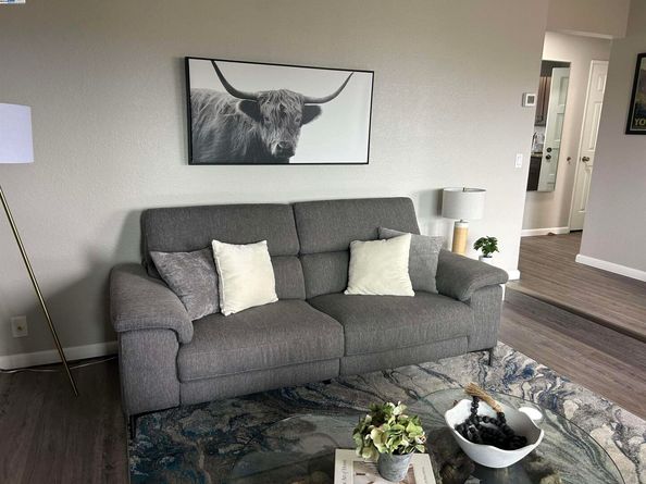21117 Gary Dr 106, Hayward CA 94546