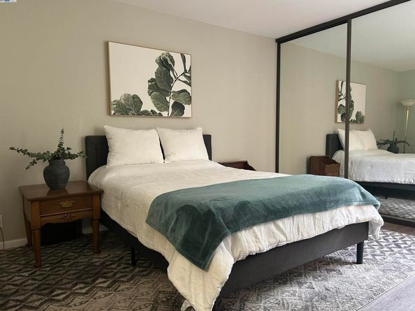 21117 Gary Dr 106, Hayward CA 94546