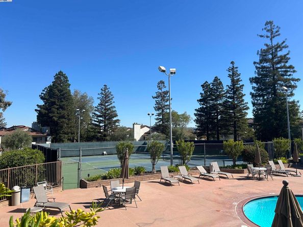 21117 Gary Dr 106, Hayward CA 94546