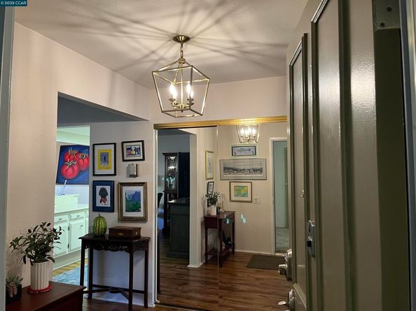 Undisclosed Address #41114570, Walnut Creek CA 94595