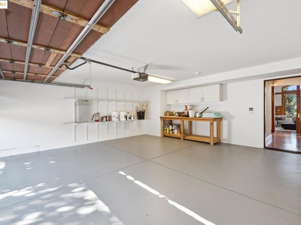 6148 Ocean View Dr, Oakland CA 94618