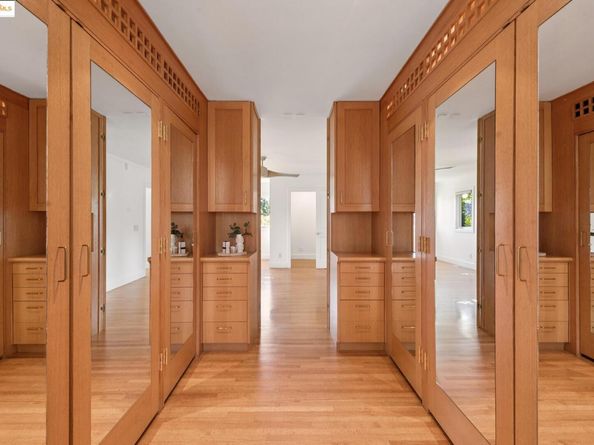 6148 Ocean View Dr, Oakland CA 94618