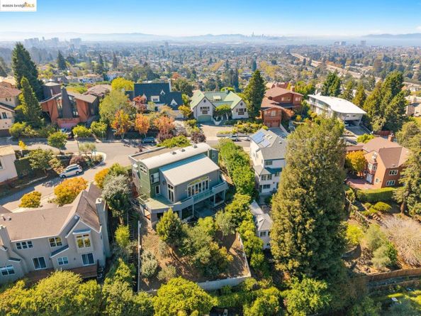 6148 Ocean View Dr, Oakland CA 94618