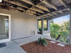 6148 Ocean View Dr, Oakland CA 94618