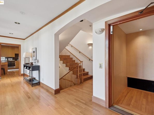 6148 Ocean View Dr, Oakland CA 94618