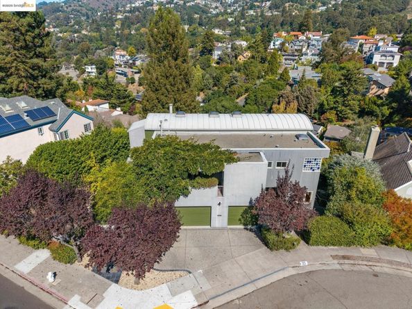 6148 Ocean View Dr, Oakland CA 94618