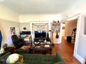 667 10th St, Oakland CA 95607