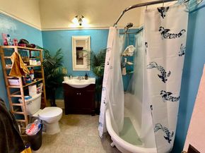 667 10th St, Oakland CA 95607