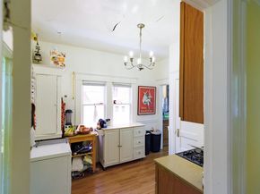 667 10th St, Oakland CA 95607