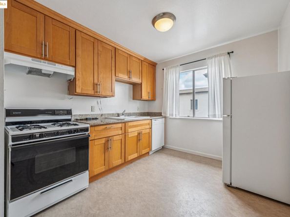 2925 Dohr, Berkeley CA 94702