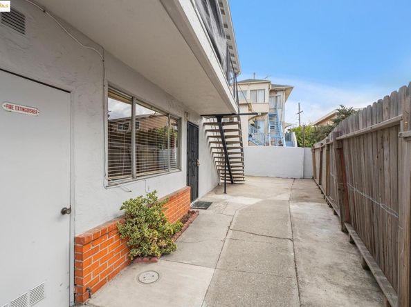 2925 Dohr, Berkeley CA 94702