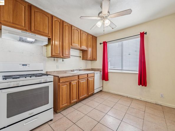 2925 Dohr, Berkeley CA 94702