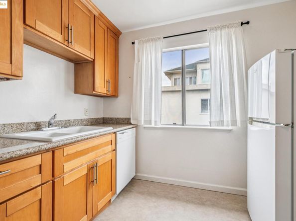 2925 Dohr, Berkeley CA 94702