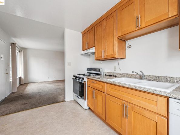 2925 Dohr, Berkeley CA 94702